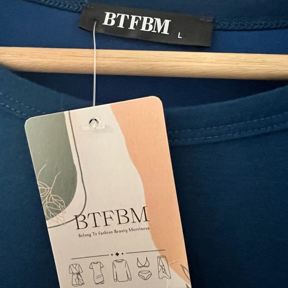 Blue fitted dress - Picture 3 of 3